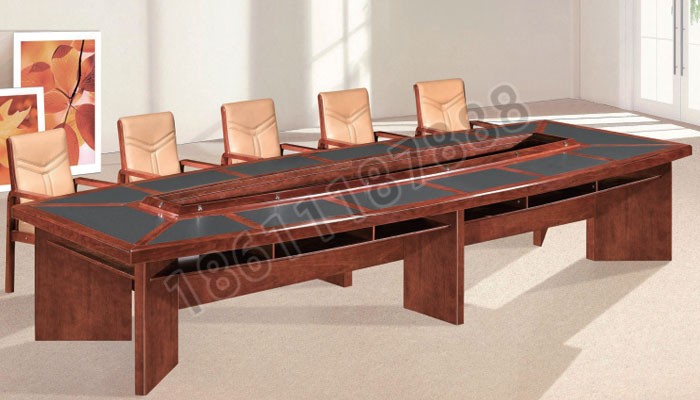 點(diǎn)擊查看商品:會(huì )議桌