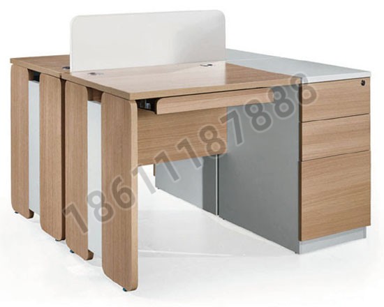 點(diǎn)擊查看商品:木制辦公桌